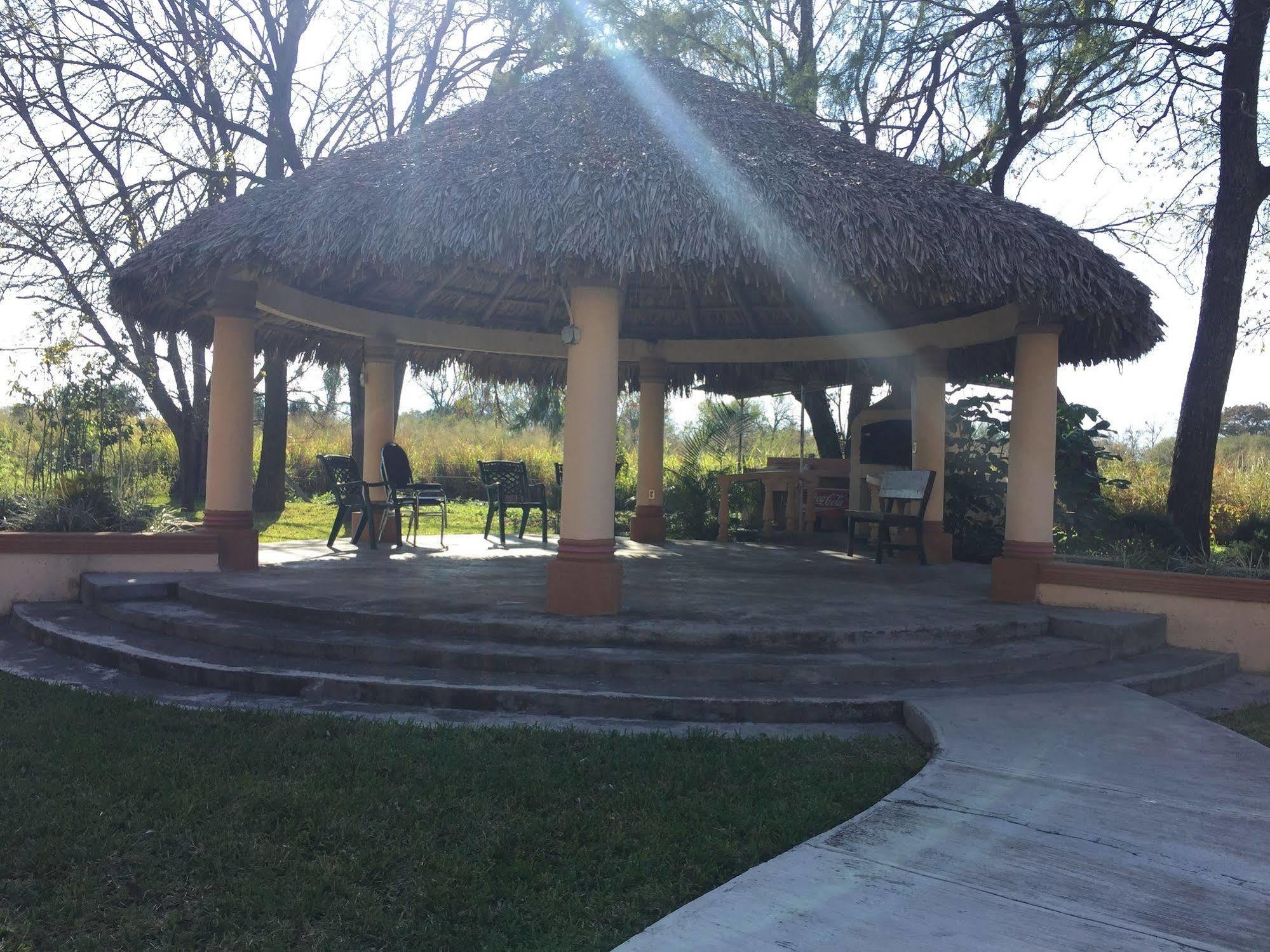 Best Western Bazarell Inn Montemorelos Exteriér fotografie