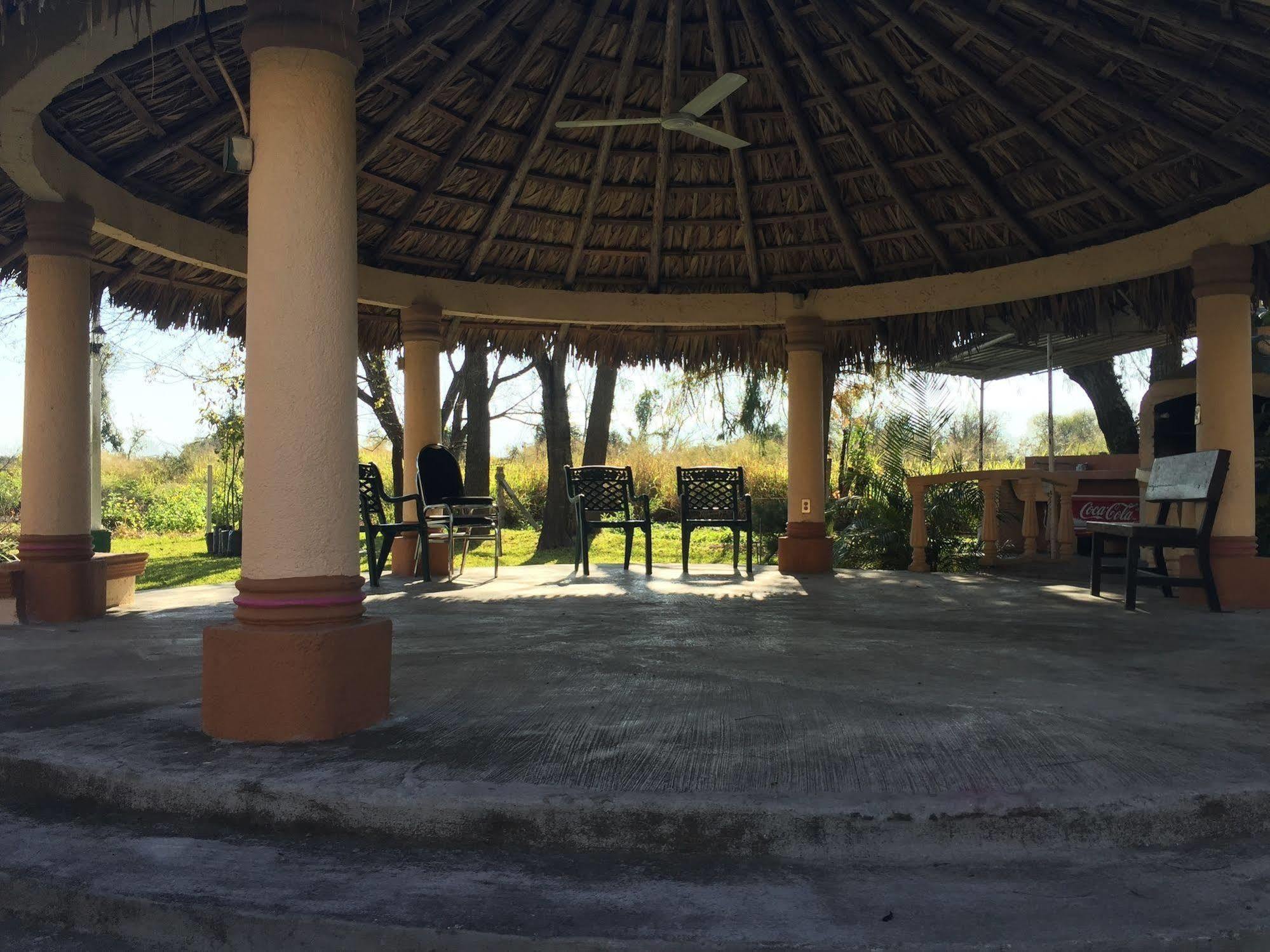 Best Western Bazarell Inn Montemorelos Exteriér fotografie