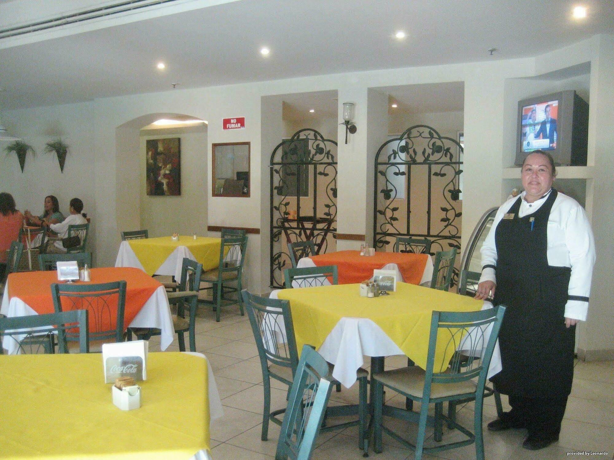 Best Western Bazarell Inn Montemorelos Exteriér fotografie